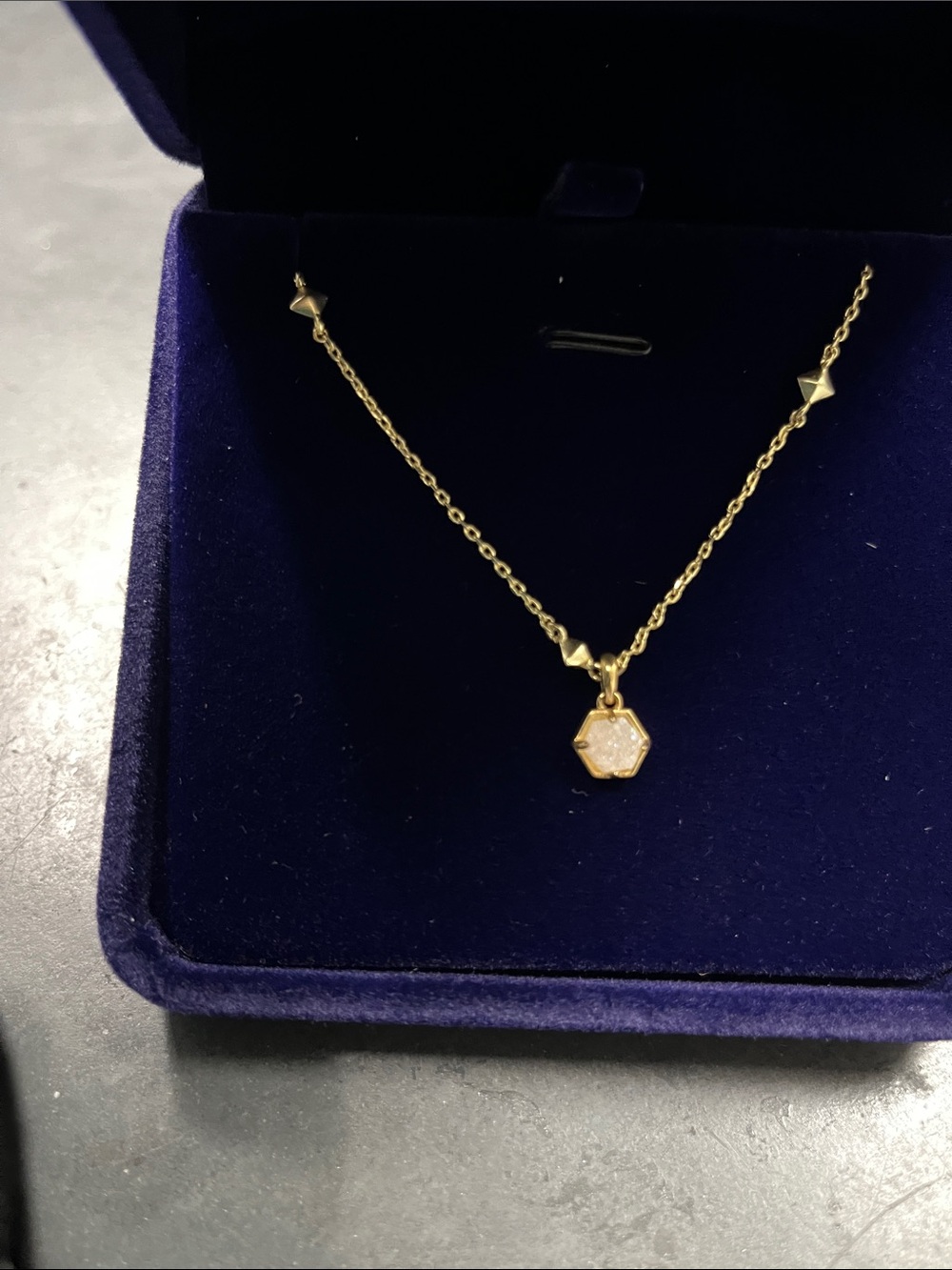 NWOT Kendra Scott Nola Short Pendant gold plated chain iridescent drusy stone